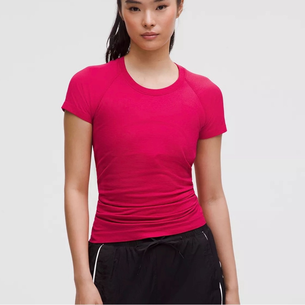 Lululemon Swiftly Tech Short-Sleeve Shirt 2.0
Hip Length